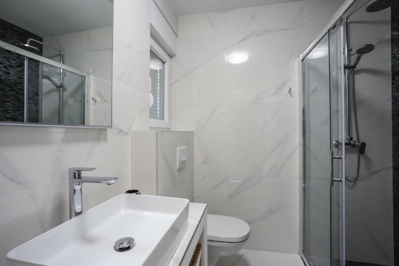 Villa Adastra Vinisce ภายนอก รูปภาพ