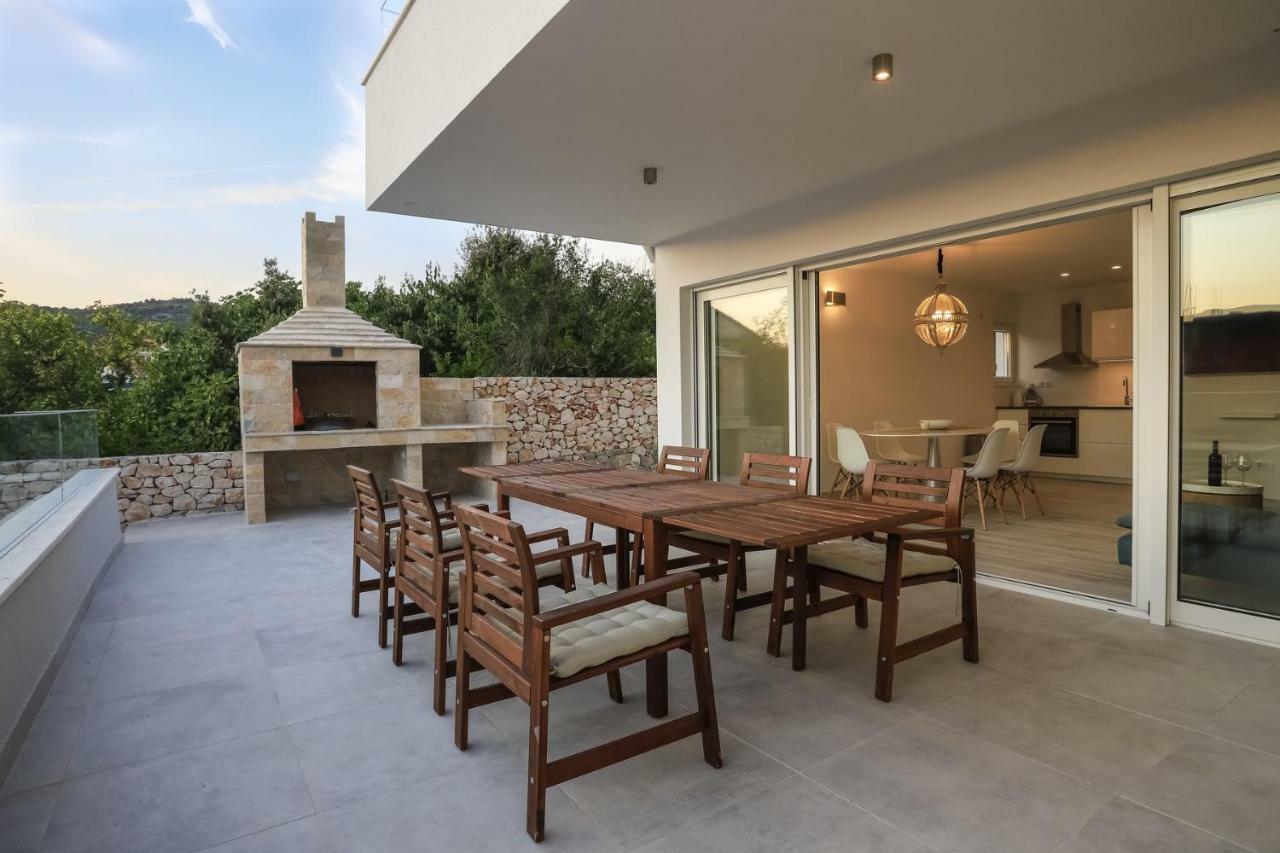 Villa Adastra Vinisce ภายนอก รูปภาพ