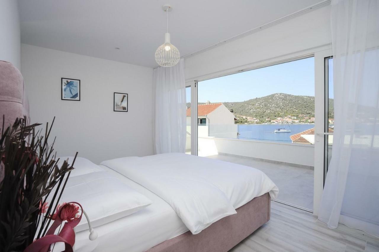 Villa Adastra Vinisce ภายนอก รูปภาพ