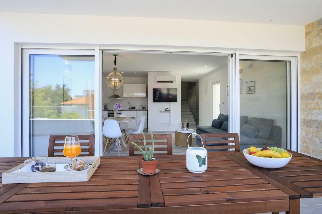 Villa Adastra Vinisce ภายนอก รูปภาพ
