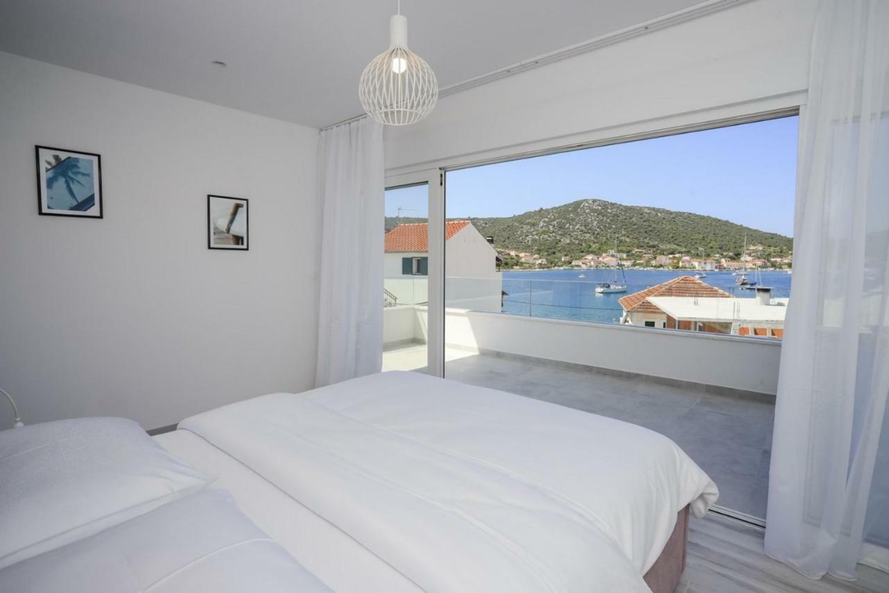 Villa Adastra Vinisce ภายนอก รูปภาพ