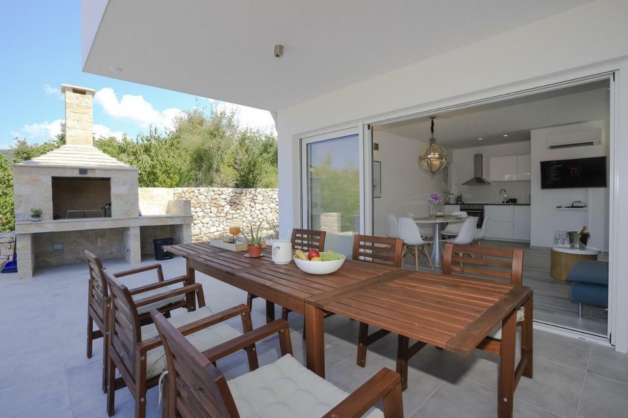 Villa Adastra Vinisce ภายนอก รูปภาพ